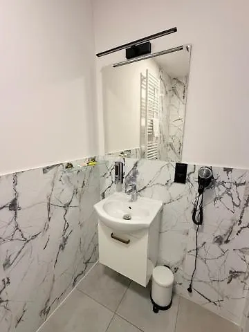 Tour 3* بوزنان