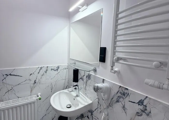 Tour 3* بوزنان