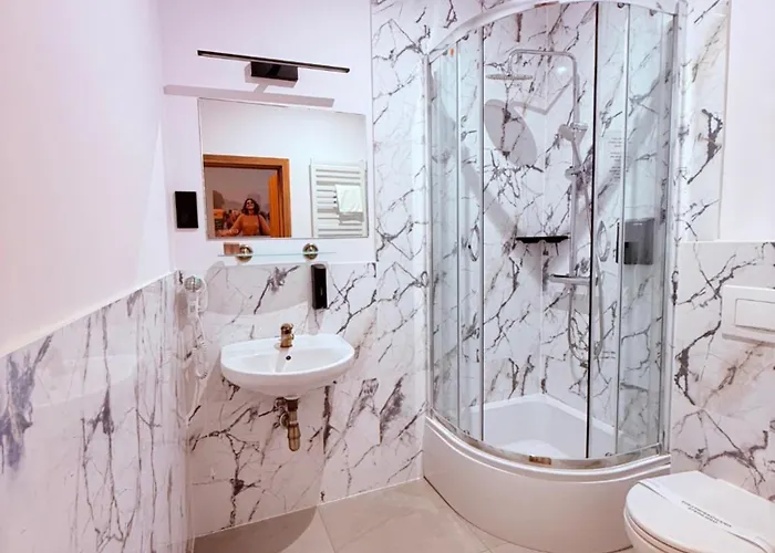 Tour 3* بوزنان